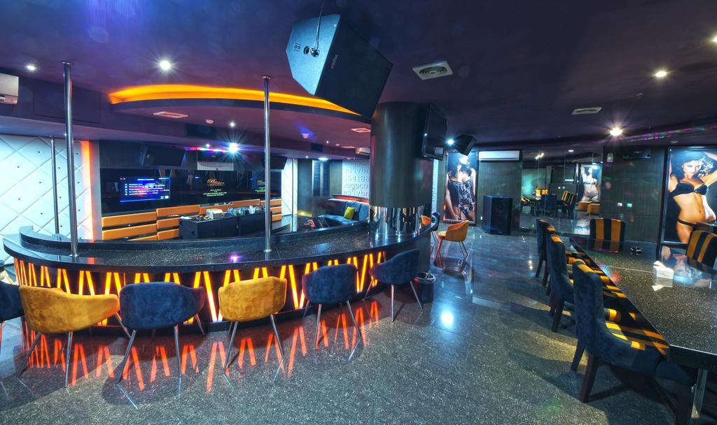 B Fashion Hotel Jakarta Exterior photo