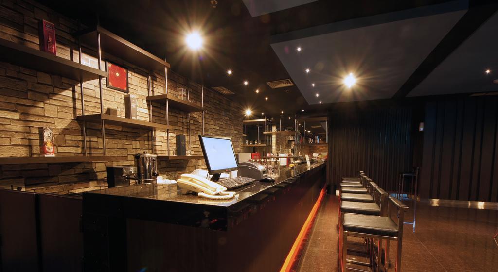 B Fashion Hotel Jakarta Exterior photo