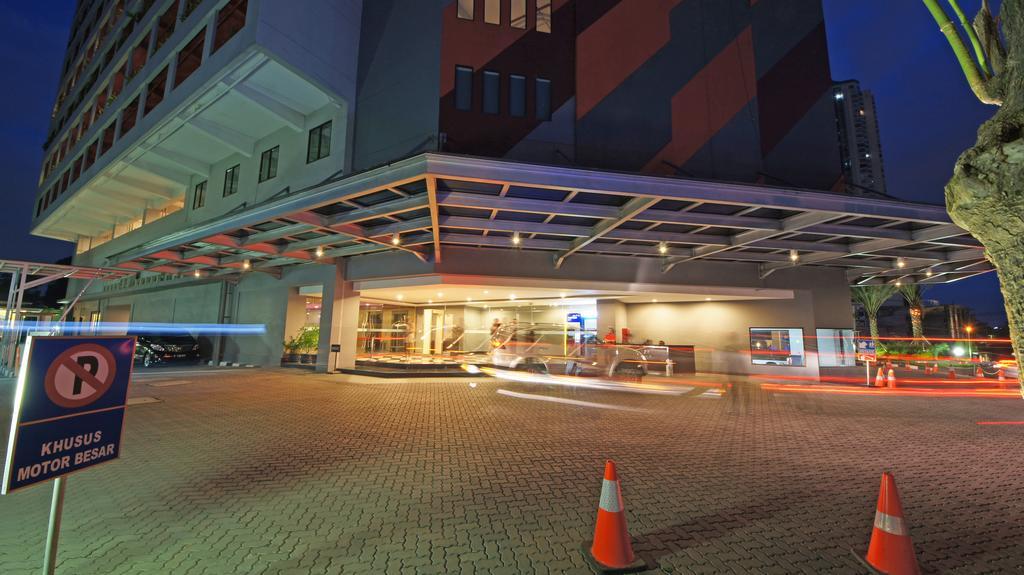B Fashion Hotel Jakarta Exterior photo