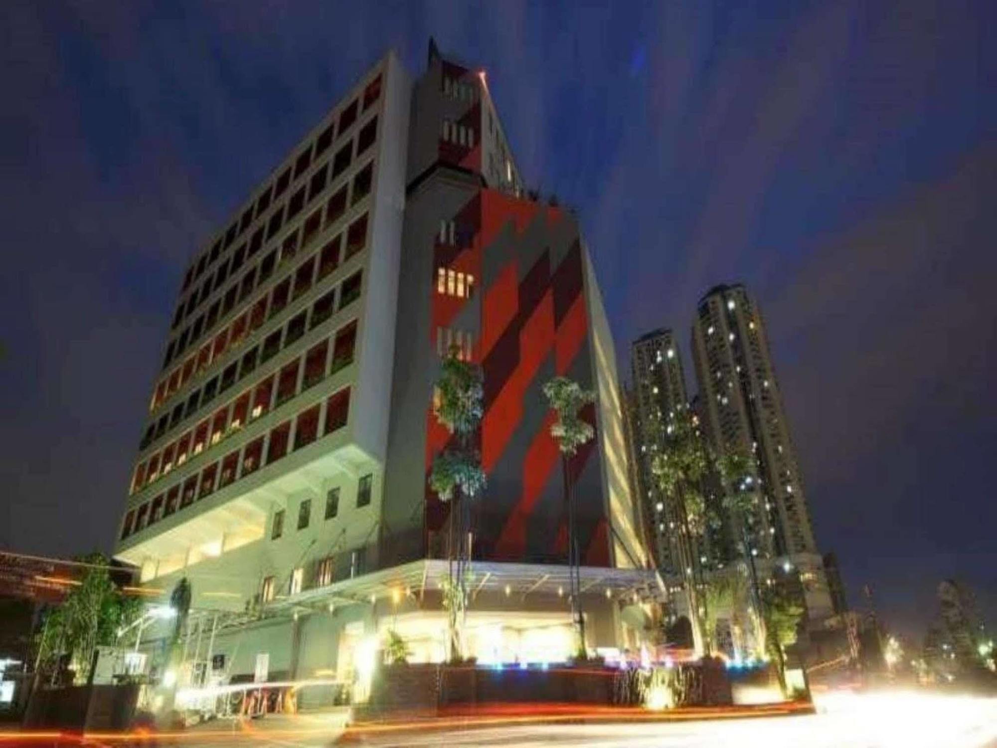 B Fashion Hotel Jakarta Exterior photo